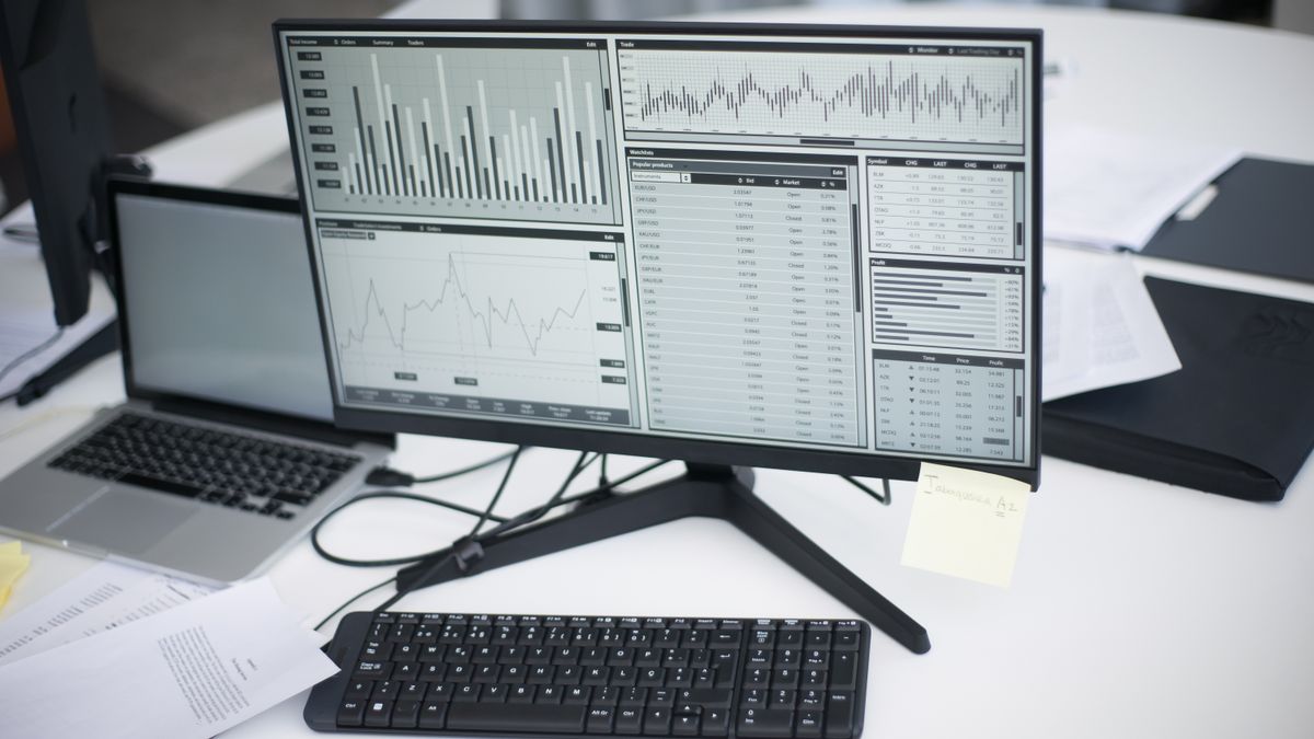 How to set up automatic security updates on a Linux server